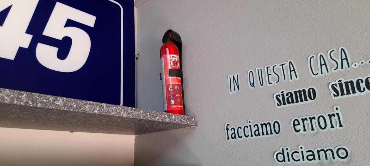Corte Cavour. Una Mansarda Nel Cuore Della Citta 라벤나 외부 사진