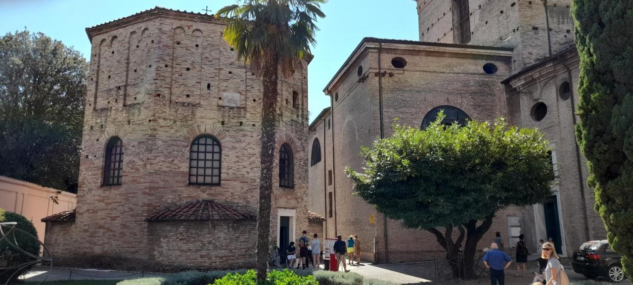 Corte Cavour. Una Mansarda Nel Cuore Della Citta 라벤나 외부 사진