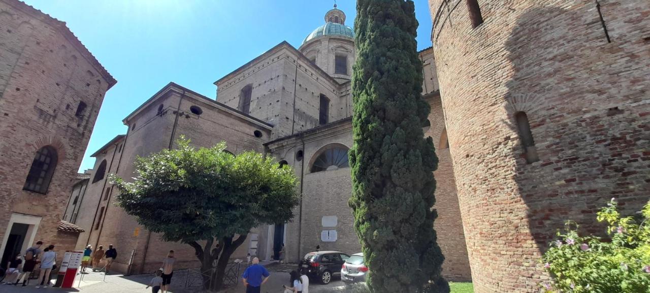 Corte Cavour. Una Mansarda Nel Cuore Della Citta 라벤나 외부 사진